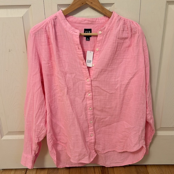 NWT Gap Barbie pink crinkle gauze button down shirt size Large - Picture 2 of 6